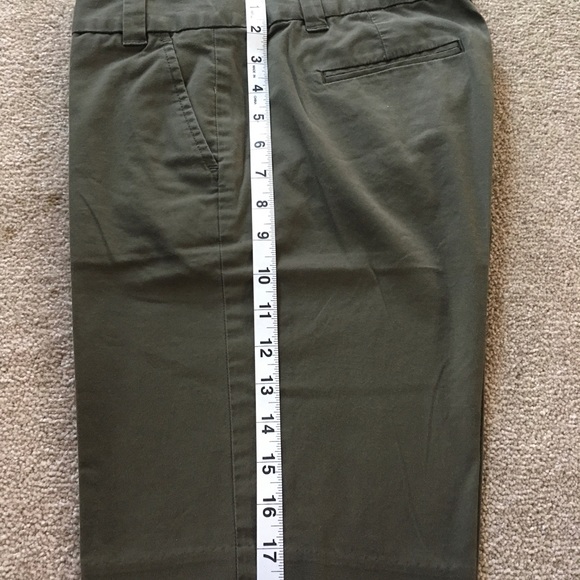 Gap Women’s Bermuda Shorts - Picture 5 of 6